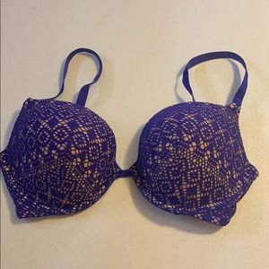 Victoria’s Secret 36DD push up bra